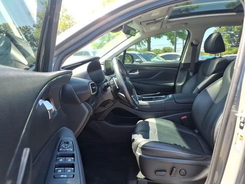Used 2022 Hyundai Santa Fe SEL w/ Convenience + Premium Package AWD/4WD image 16