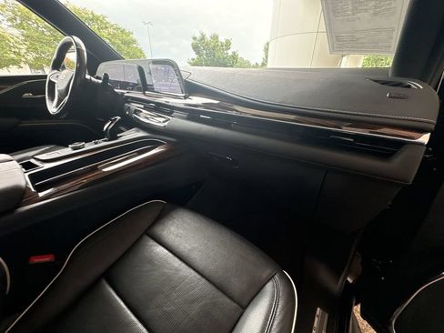Certified 2022 Cadillac Escalade Premium Luxury AWD/4WD image 30