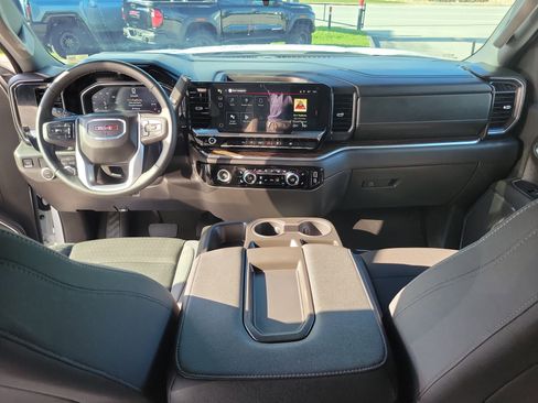 Used 2024 GMC Sierra 1500 Elevation image 15