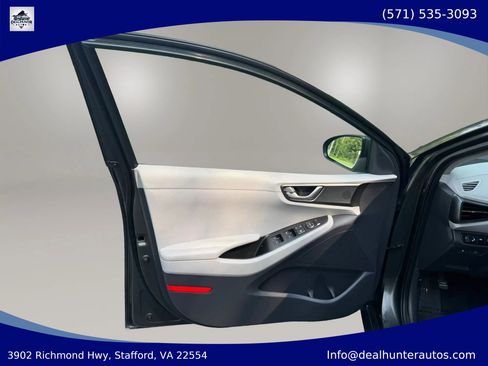 Used 2020 Hyundai Ioniq SE FWD image 13