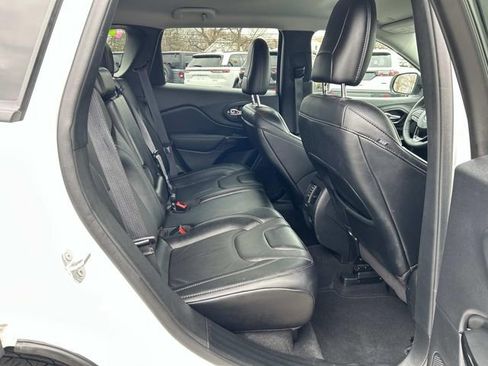 Used 2023 Jeep Cherokee Altitude Lux image 16