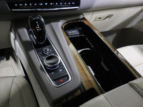 Certified 2022 Cadillac Escalade ESV Sport Platinum image 35