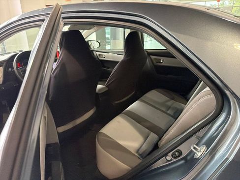 Used 2017 Toyota Corolla LE w/ Carpet Mat Package (TMS) FWD image 9
