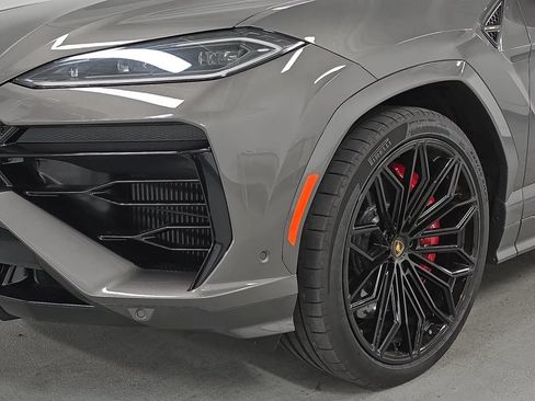 Used 2025 Lamborghini Urus SE AWD/4WD image 11