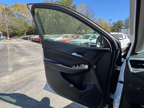 Used 2025 Buick Encore GX Preferred FWD image 18