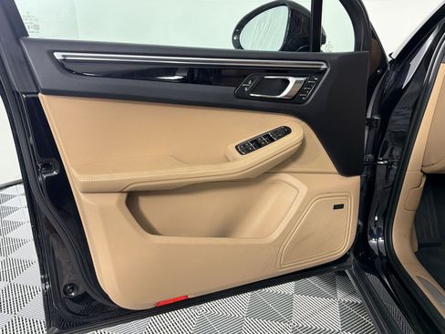 Certified 2024 Porsche Macan S AWD/4WD image 14