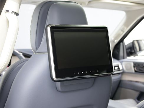 Used 2021 Lincoln Navigator Black Label w/ Cargo Convenience Package AWD/4WD image 32