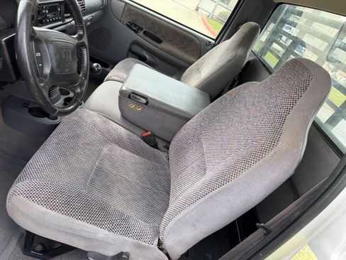 Used 2002 Dodge Ram 3500 Truck 2WD Regular Cab image 18