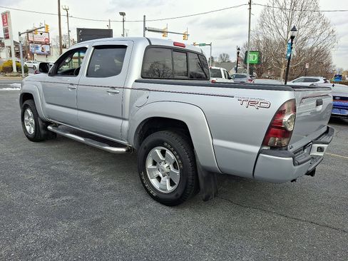 Used 2010 Toyota Tacoma PreRunner image 3