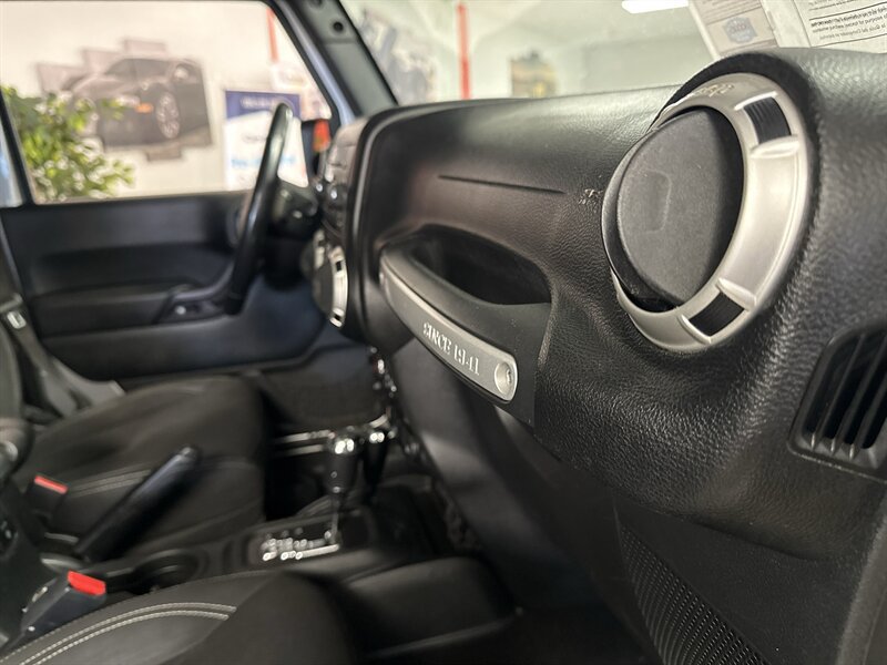 Used 2018 Jeep Wrangler Unlimited Sahara AWD/4WD image 25
