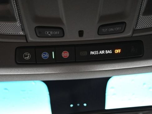 Used 2022 Chevrolet Silverado 1500 LT RWD image 15