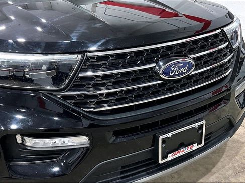 Used 2021 Ford Explorer XLT w/ Equipment Group 202A AWD/4WD image 27