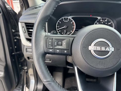 Used 2024 Nissan Rogue SV w/ SV Premium Package image 23