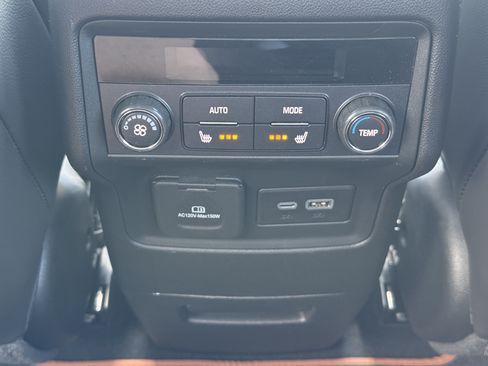 Used 2023 GMC Acadia AT4 w/ Technology Package AWD/4WD image 21