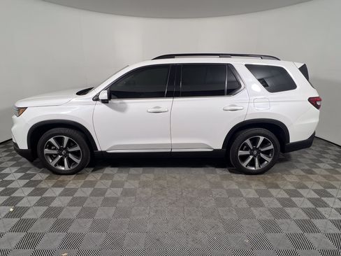 Used 2023 Honda Pilot Elite image 2