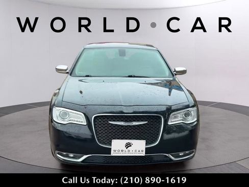 Used 2020 Chrysler 300 Limited image 2