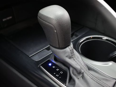 Used 2020 Toyota Camry LE FWD image 21