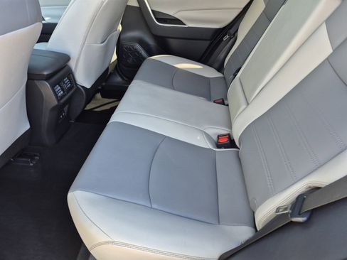 Used 2020 Toyota RAV4 XLE Premium AWD/4WD image 17