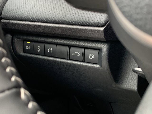 Used 2026 Toyota Camry SE w/ Multimedia Upgrade Package FWD image 15