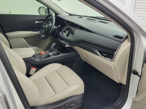 Used 2020 Cadillac XT4 Premium Luxury w/ Driver Awareness Package FWD image 22
