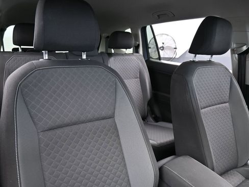 Used 2021 Volkswagen Tiguan S image 37