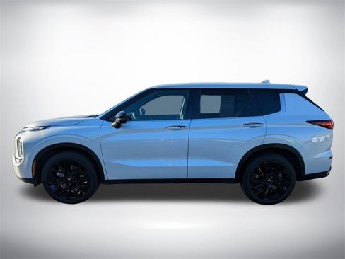 Used 2024 Mitsubishi Outlander FWD image 7