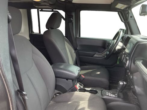 Used 2018 Jeep Wrangler Unlimited Sport S image 15