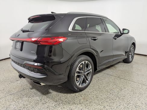 Certified 2025 Audi Q5 Prestige image 7