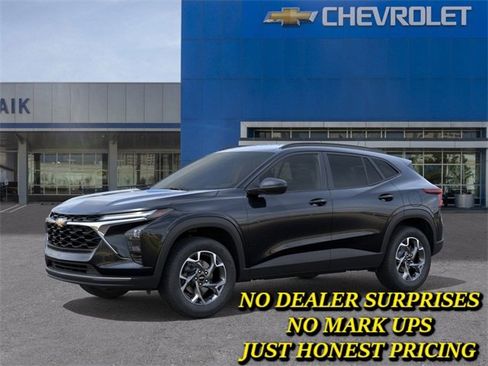 New 2026 Chevrolet Trax LT w/ Driver Confidence Package image 2