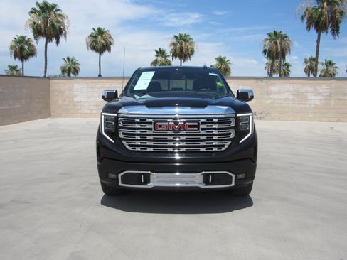 Used 2023 GMC Sierra 1500 Denali AWD/4WD image 3