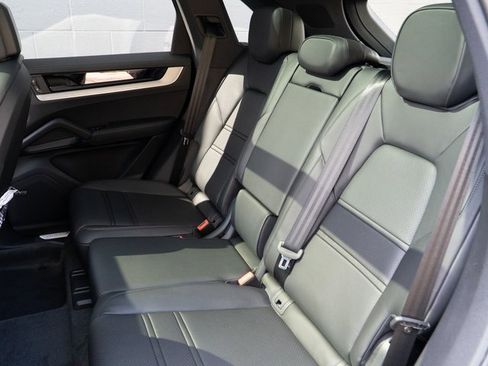 New 2026 Porsche Cayenne image 18