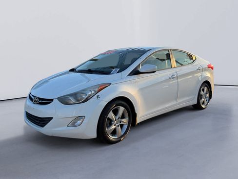 Used 2013 Hyundai Elantra GLS w/ Preferred Pkg image 7