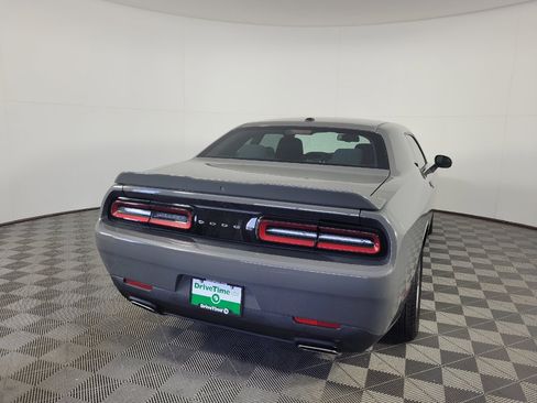 Used 2019 Dodge Challenger SXT RWD image 7