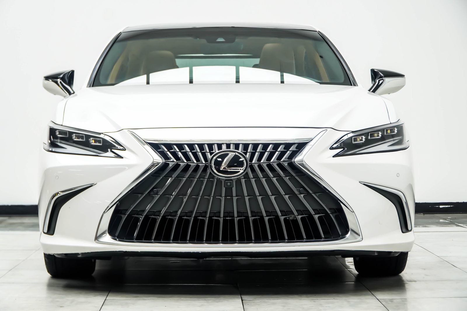 Used 2022 Lexus ES 350 Ultra Luxury w/ Accessory Package 2 FWD image 9