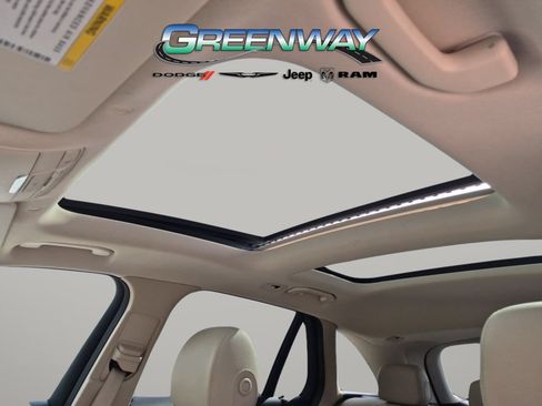 Used 2021 Mercedes-Benz GLC 300 4MATIC image 17