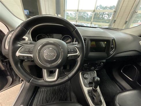 Used 2020 Jeep Compass Latitude image 15