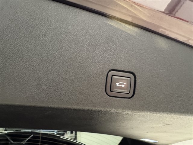 Used 2021 Cadillac XT6 Premium Luxury AWD/4WD image 25