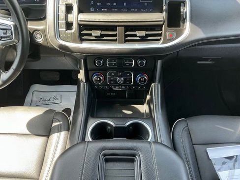 Used 2023 Chevrolet Suburban Premier image 28