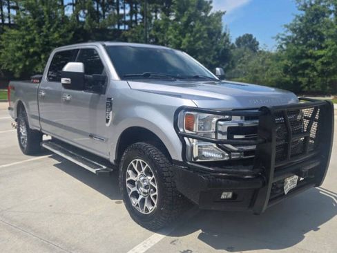 Used 2022 Ford F250 Lariat w/ Lariat Value Package AWD/4WD image 5