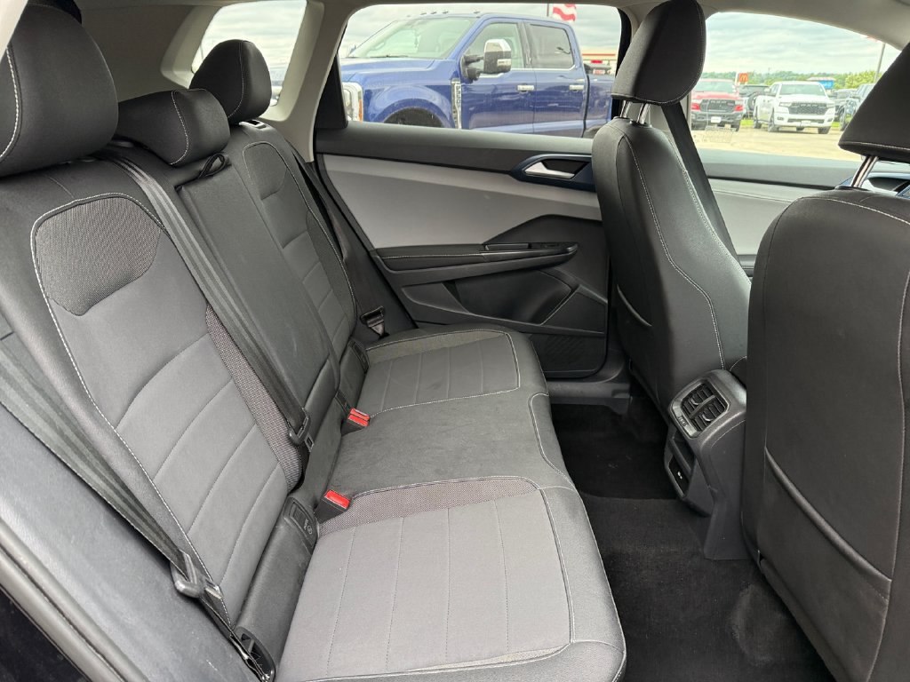 Used 2024 Volkswagen Taos SE AWD/4WD image 39