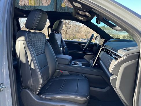 Used 2025 GMC Sierra EV Denali image 45