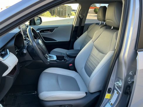 Used 2021 Toyota RAV4 Limited AWD/4WD image 12