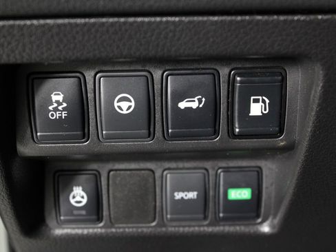 Used 2015 Nissan Rogue S image 24