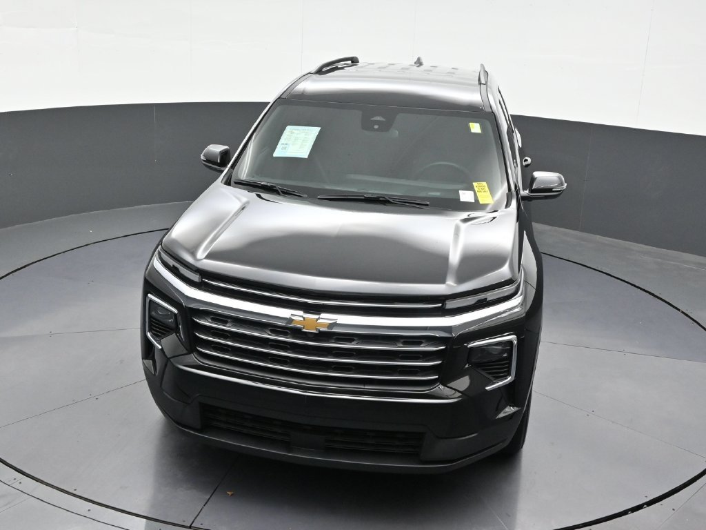Used 2025 Chevrolet Traverse LT FWD image 24