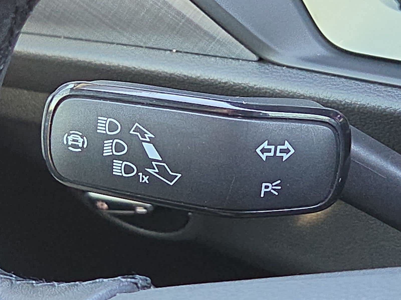 Used 2024 Volkswagen Jetta SE w/ Panoramic Sunroof Package FWD image 28