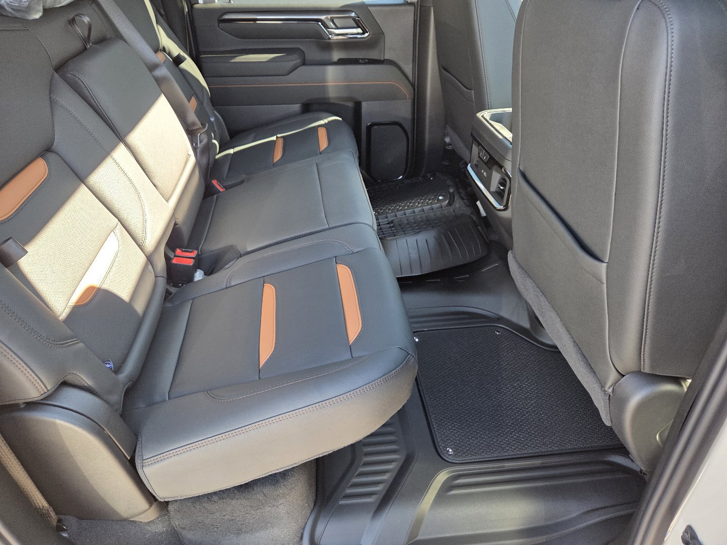New 2026 GMC Sierra 2500 AT4 w/ AT4 Premium Plus Package AWD/4WD image 25