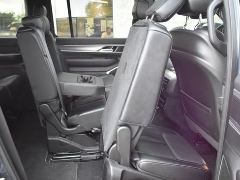 Used 2024 Jeep Wagoneer Series II AWD/4WD image 49
