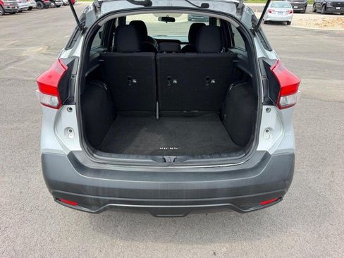 Used 2018 Nissan Kicks S FWD image 7