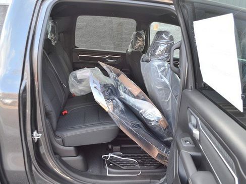 New 2026 RAM 1500 4x4 Crew Cab image 32