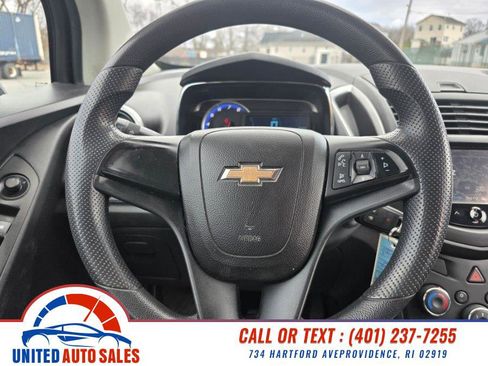Used 2015 Chevrolet Trax LS image 17